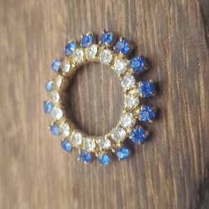 Sapphire crystal bloom circle pendant